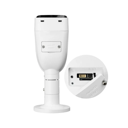 Biała kamera tubowa IP o rozdzielczości 8MPX z widocznym złączem microSD i przyciskiem reset. Kamera jest zamontowana na regulowanej podstawie, a obok znajduje się zbliżenie na porty.