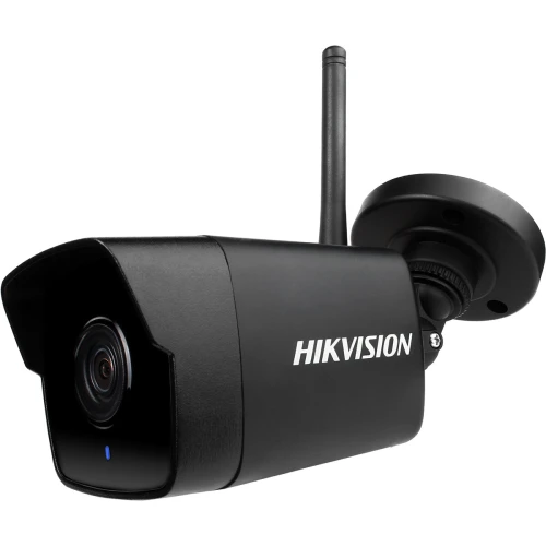 Czarna, sieciowa kamera tubowa IP marki Hikvision z anteną do bezprzewodowej komunikacji. Kamera posiada solidną obudowę i jest przeznaczona do monitoringu zewnętrznego.