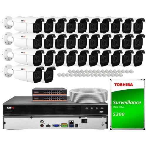 Zestaw do monitoringu IP składający się z wielu kamer, rejestratora, dysku twardego Toshiba oraz kabli i akcesoriów montażowych. Kamery są ułożone w rzędach, a pozostałe elementy zestawu znajdują się poniżej.